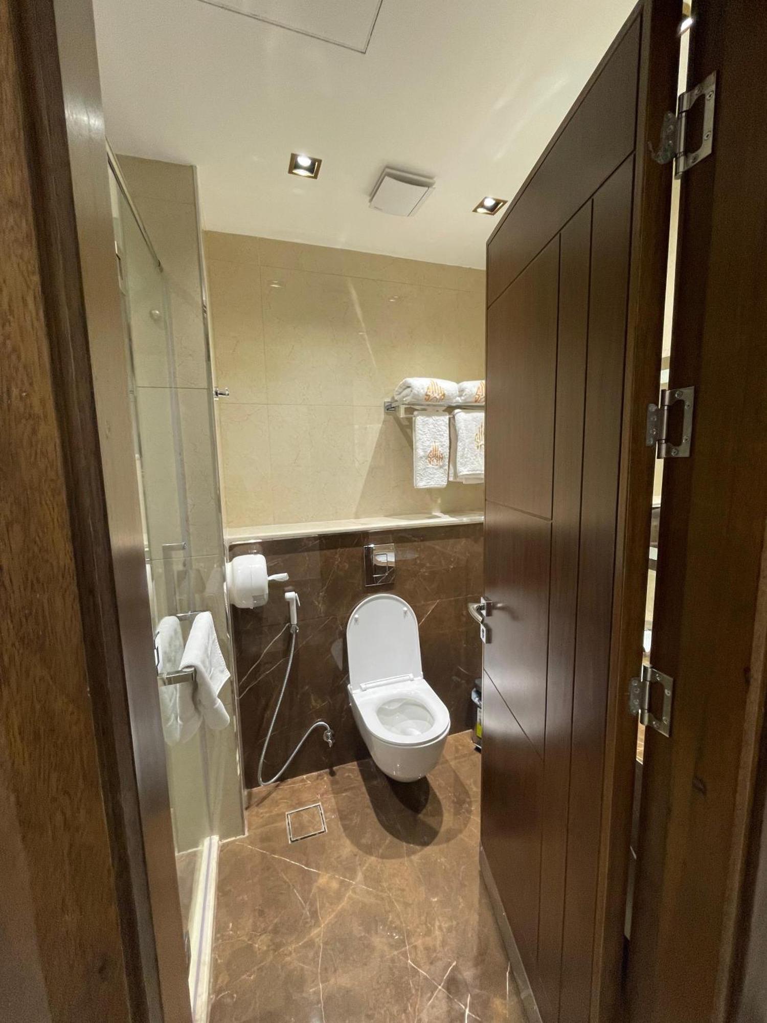 Soho Midtown Hotell Ash Shumaysani Exteriör bild