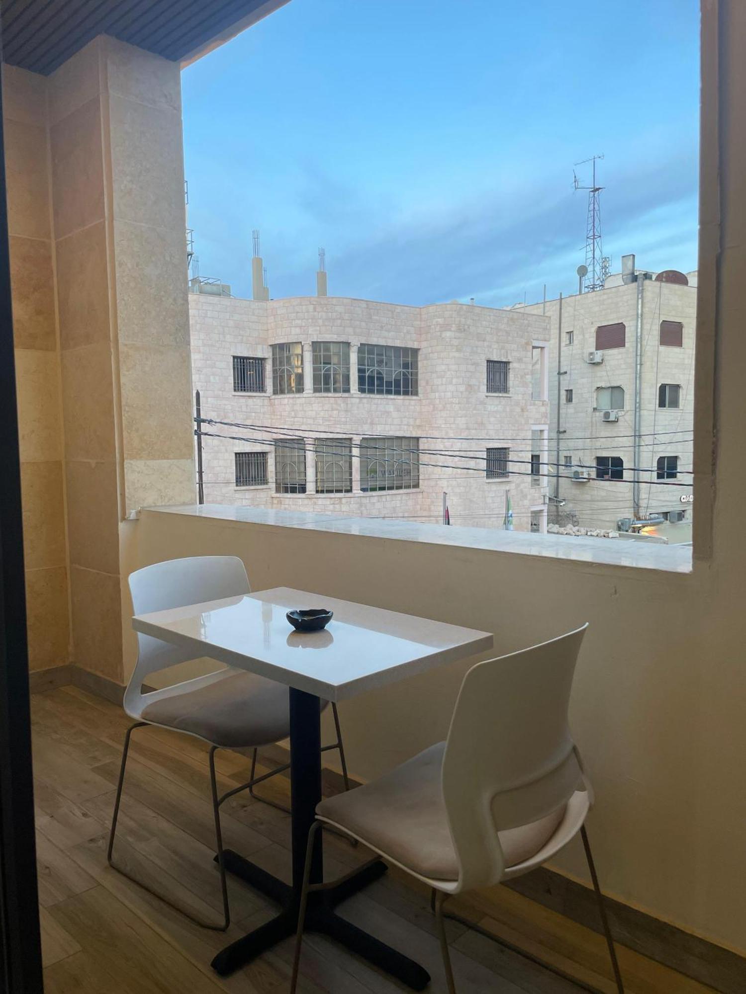 Soho Midtown Hotell Ash Shumaysani Exteriör bild