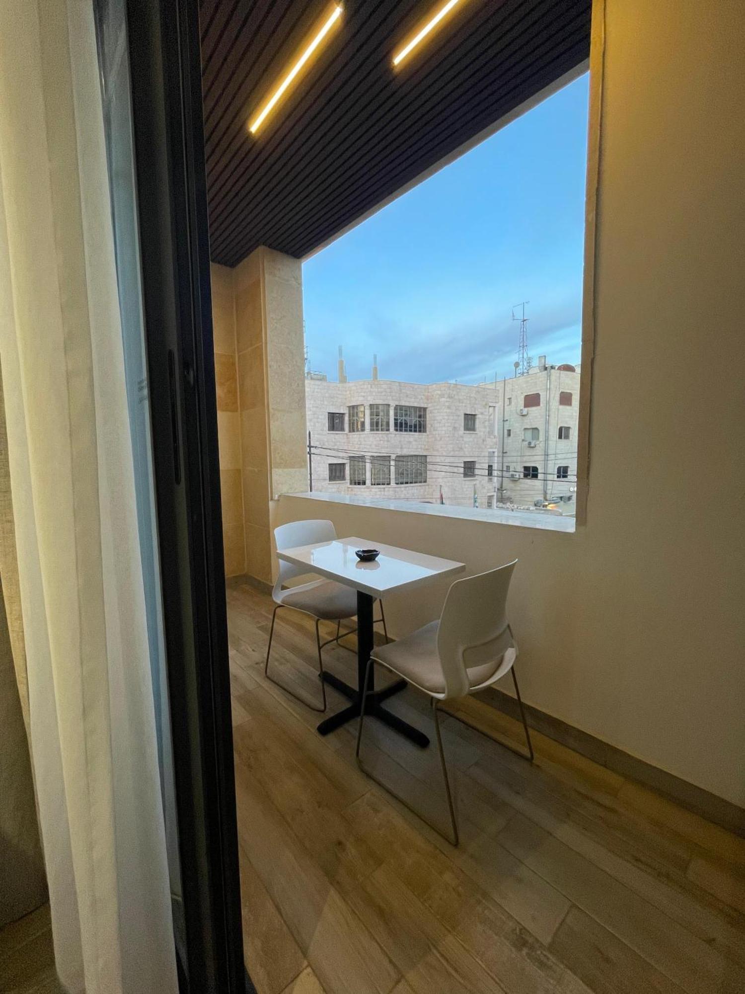 Soho Midtown Hotell Ash Shumaysani Exteriör bild