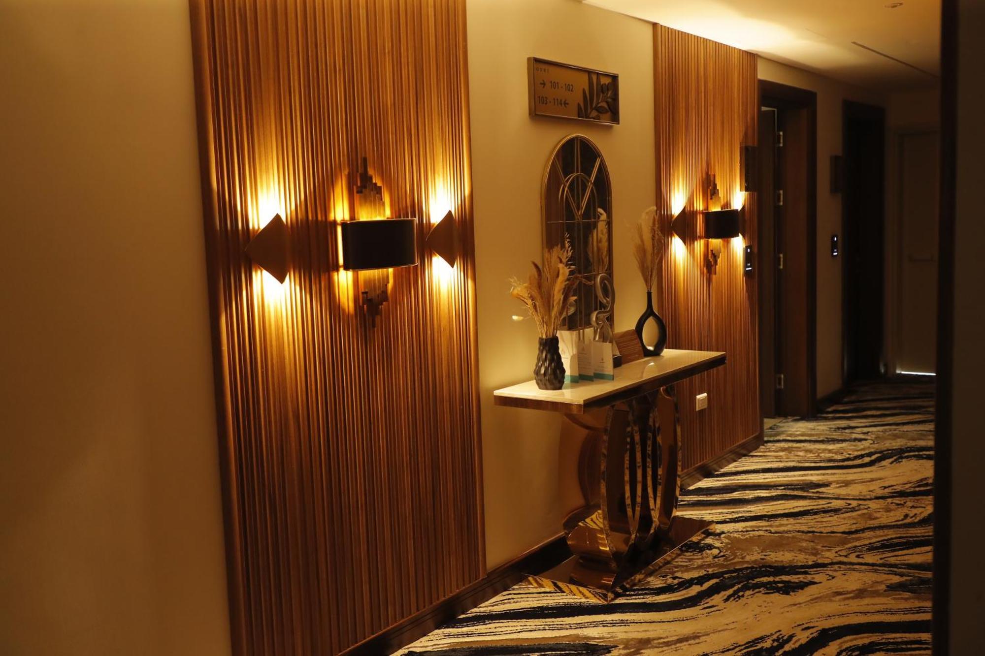 Soho Midtown Hotell Ash Shumaysani Exteriör bild